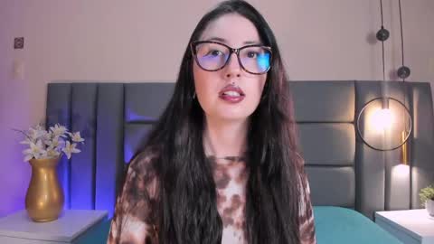 Emilyy Watson online show from June 5, 2026, 1:12 am