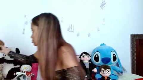 emilyzans07 online show from February 15, 2025, 5:28 pm