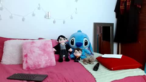emilyzans07 online show from February 19, 2025, 5:06 pm