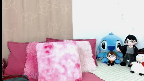 emilyzans07 online show from March 2, 2025, 4:53 pm