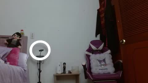 emilyzans07 online show from September 19, 2025, 7:03 pm