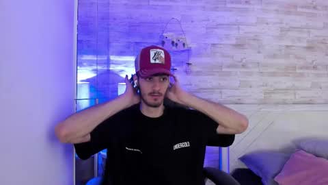 Snapshot of emir_ozan chatting on February 1, 2026, 7:01 pm emir_ozan online show from February 1, 2026, 7:01 pm