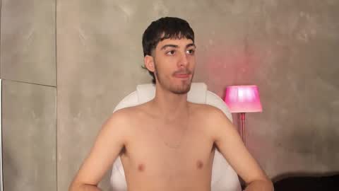 Snapshot of emir_ozan chatting on February 19, 2026, 7:32 pm emir_ozan online show from February 19, 2026, 7:32 pm