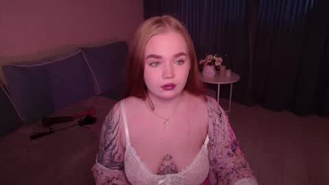 Emmi online show from September 23, 2025, 3:42 am