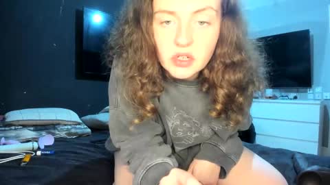 emliyjamesmjb online show from December 28, 2024, 5:14 pm