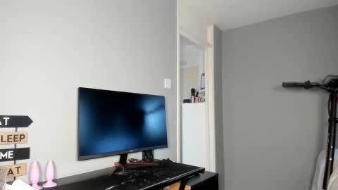 emliyjamesmjb online show from March 12, 2025, 1:08 pm