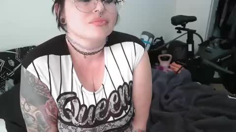 emma lotacurves online show from January 19, 2025, 9:45 pm