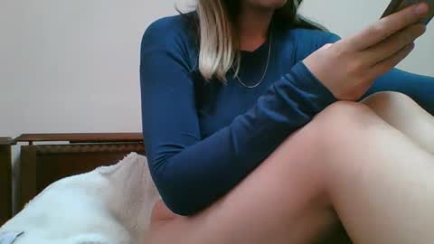 emma_991 online show from December 24, 2024, 10:01 am