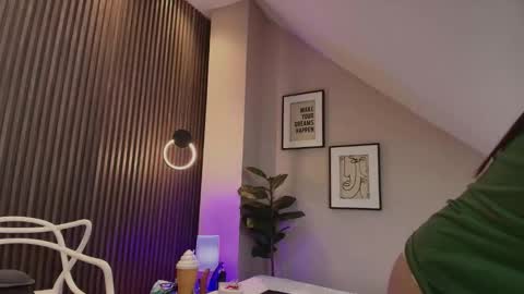 emma__rose1 online show from March 28, 2026, 3:17 am