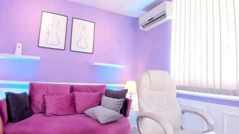 emma__walkerr_ online show from January 25, 2025, 7:07 pm