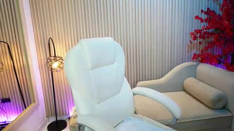 emma__walkerr_ online show from September 30, 2025, 7:41 pm