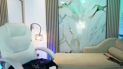 emma__walkerr_ online show from March 14, 2026, 7:19 pm