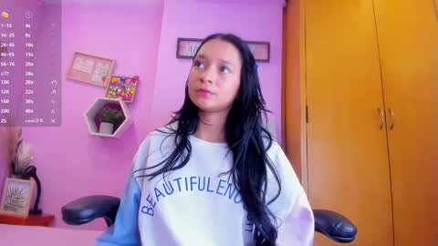 Snapshot of emma_anturin chatting on September 9, 2025, 9:25 pm Emma Anturin online show from September 9, 2025, 9:25 pm