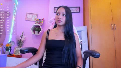 Emma Anturin online show from October 22, 2025, 9:58 pm