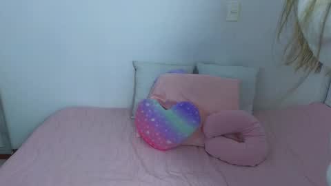 Emma Blue  modelo independiente online show from January 23, 2025, 12:25 am