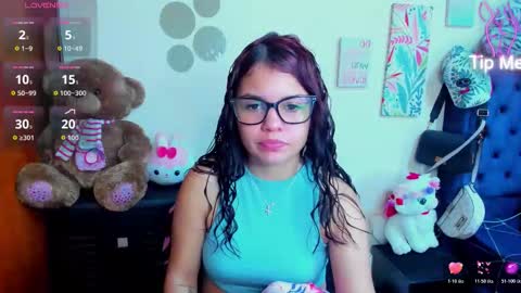 Snapshot of emma_boo_ chatting on February 5, 2026, 6:01 pm emma_boo_ online show from February 5, 2026, 6:01 pm
