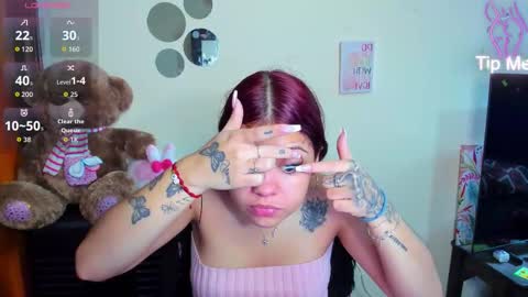 Snapshot of emma_boo_ chatting on February 23, 2026, 2:25 pm emma_boo_ online show from February 23, 2026, 2:25 pm