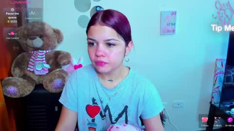 Snapshot of emma_boo_ chatting on April 1, 2026, 3:20 pm emma_boo_ online show from April 1, 2026, 3:20 pm