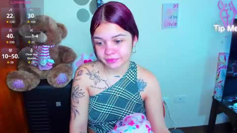 Snapshot of emma_boo_ chatting on April 5, 2026, 2:47 pm emma_boo_ online show from April 5, 2026, 2:47 pm