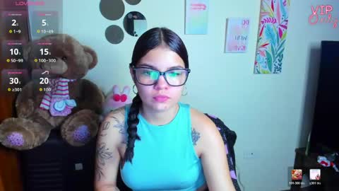 Snapshot of emma_boo_ chatting on May 18, 2026, 2:56 pm emma_boo_ online show from May 18, 2026, 2:56 pm