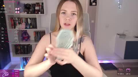 Emma online show from November 12, 2025, 3:23 pm