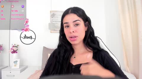 Emma Castillo online show from December 11, 2024, 1:58 am