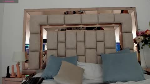 Emma Castillo online show from November 3, 2025, 10:05 am