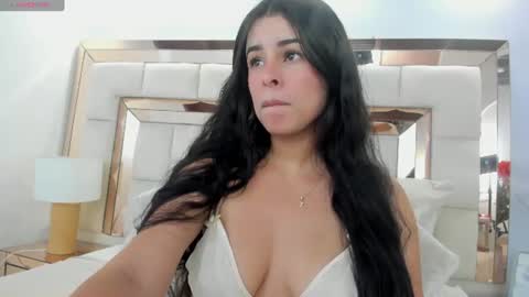 Snapshot of emma_castilloo chatting on August 4, 2026, 6:10 pm Emma Castillo online show from August 4, 2026, 6:10 pm