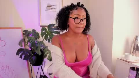 Snapshot of emma_dancer chatting on July 27, 2026, 12:23 pm emma online show from July 27, 2026, 12:23 pm