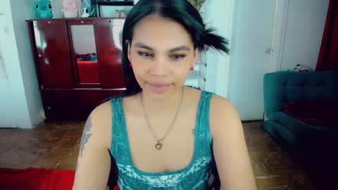 Snapshot of emma_diva chatting on May 9, 2026, 7:52 pm emma online show from May 9, 2026, 7:52 pm