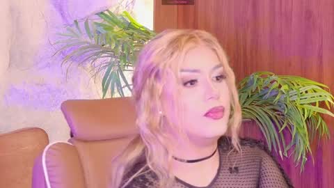 Snapshot of emma_dragon chatting on April 7, 2026, 4:35 am emma_dragon online show from April 7, 2026, 4:35 am