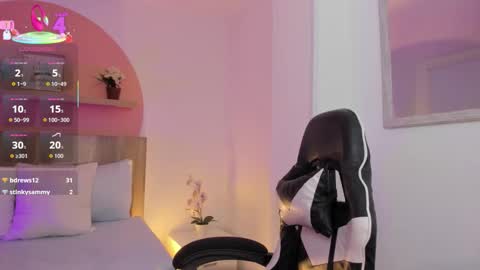 E M M A  online show from October 20, 2025, 8:53 pm