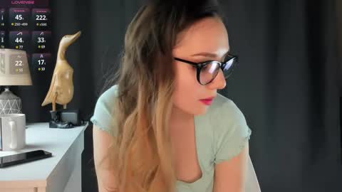 emma_groot online show from December 13, 2024, 1:55 pm