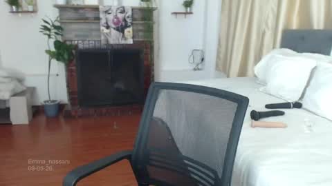 Snapshot of emma_hassani chatting on May 9, 2026, 4:34 pm Tell me Emma online show from May 9, 2026, 4:34 pm