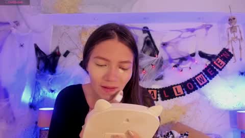 emma_jhoons online show from October 6, 2025, 11:07 am