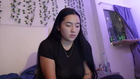 Snapshot of emma_johnson_ chatting on April 18, 2026, 3:32 am emma_johnson_ online show from April 18, 2026, 3:32 am