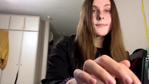 emma_just online show from December 22, 2024, 3:11 pm