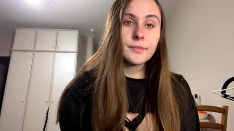 emma_just online show from December 27, 2024, 9:17 am