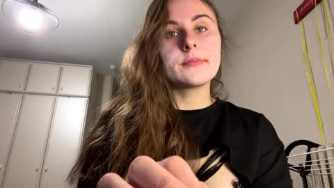 emma_just online show from December 29, 2024, 7:17 am