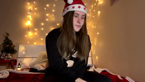 emma_just online show from December 30, 2024, 7:59 am