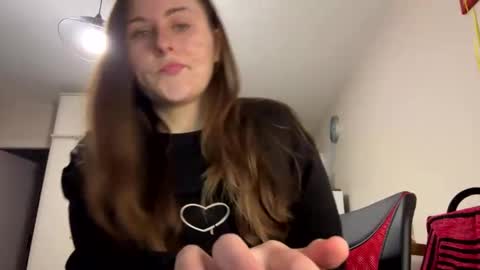 emma_just online show from January 7, 2025, 8:13 am