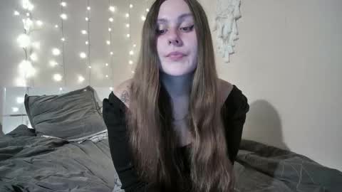 emma_just online show from September 30, 2025, 4:34 pm