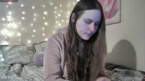emma_just online show from December 16, 2025, 8:08 am