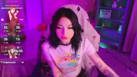emma_kirks online show from May 13, 2026, 1:41 pm