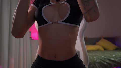 Snapshot of emma_land chatting on February 27, 2025, 7:55 am online show from February 27, 2025, 7:55 am