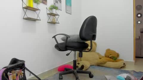 whises lits        online show from December 17, 2025, 6:03 pm