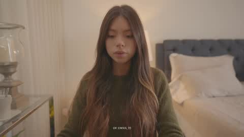 emma_lu1 online show from October 16, 2025, 3:13 pm