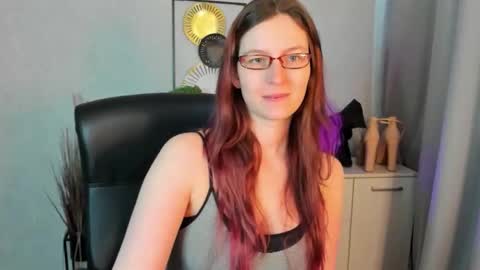 Snapshot of emma_lust94 chatting on May 18, 2026, 5:35 am emma online show from May 18, 2026, 5:35 am