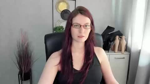 Snapshot of emma_lust94 chatting on June 4, 2026, 12:22 pm emma online show from June 4, 2026, 12:22 pm