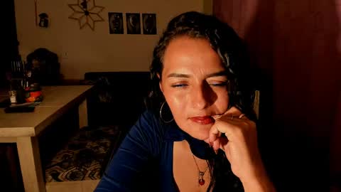  emma luxy online show from May 29, 2026, 6:11 am